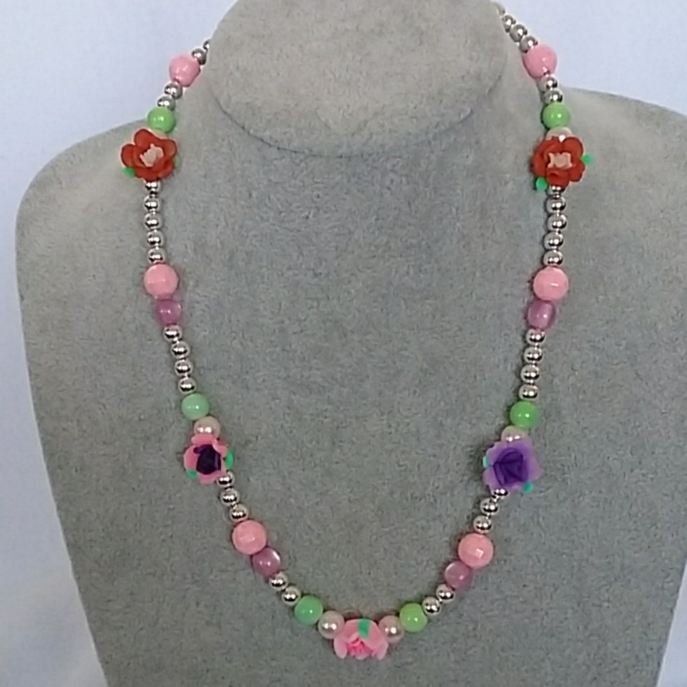Flower charms beaded necklace